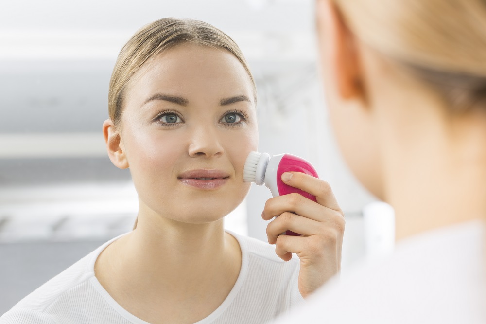 Cleansing guide brush