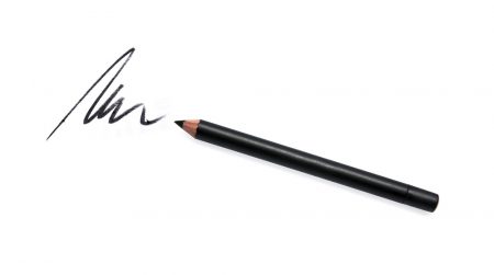black eyeliner