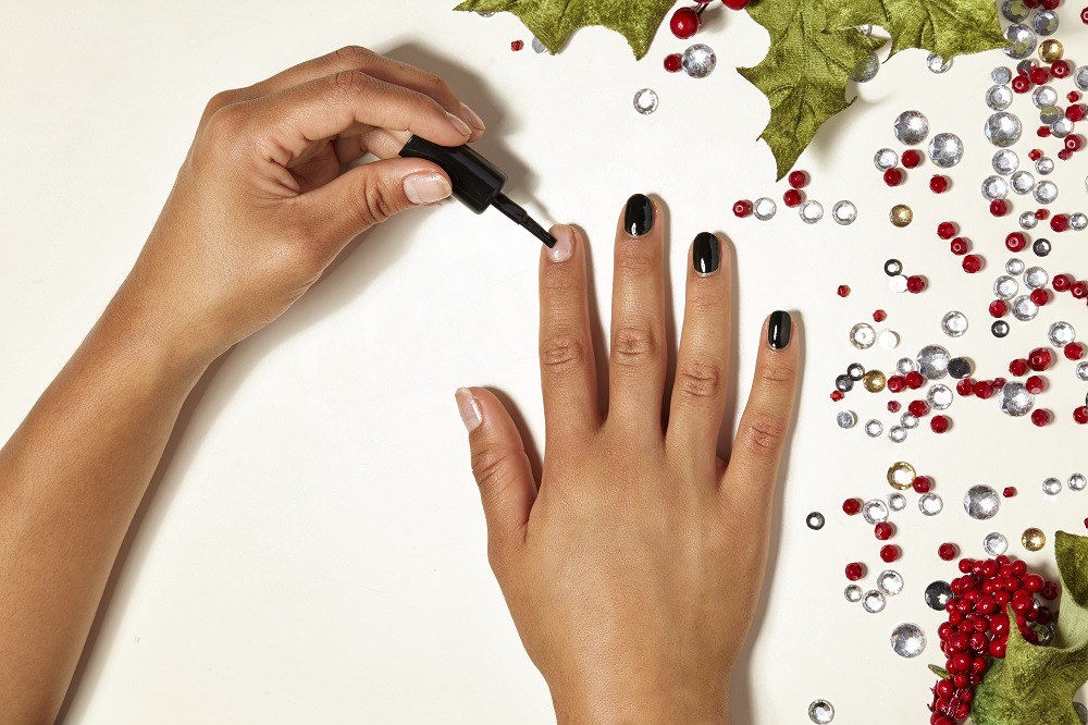 Ombre Glitter Nails 3 - Paint it Black