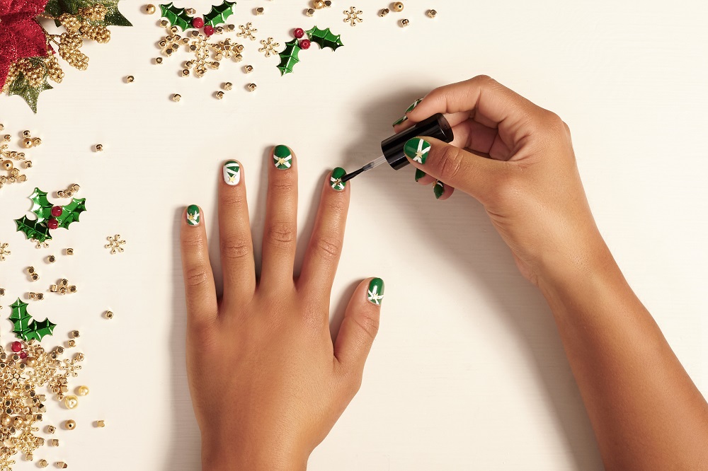Christmas nail tutorial