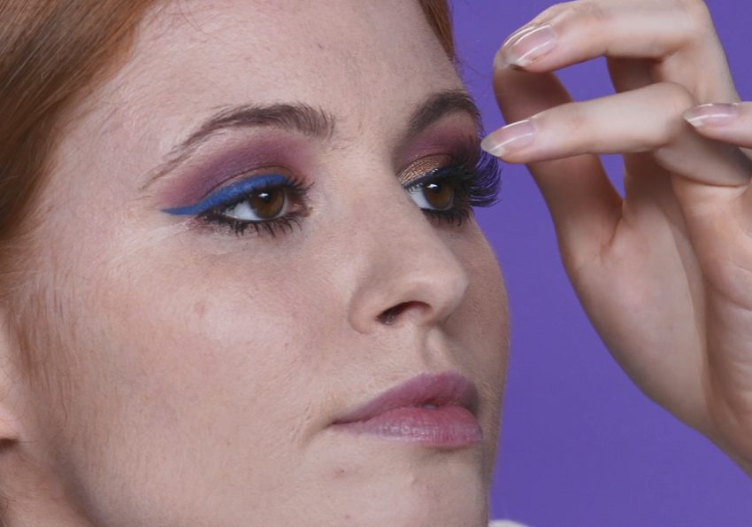 Blue eyeliner step 6