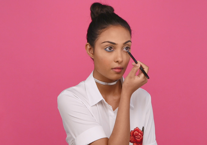 Colour block dramatic eyeliner step 4