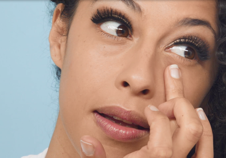 Glamorous bridal makeup step 4