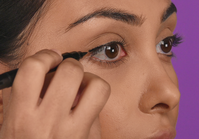 Half winged eyeliner step 1