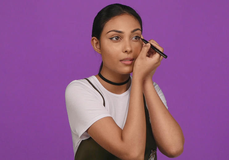 Half winged eyeliner step 5