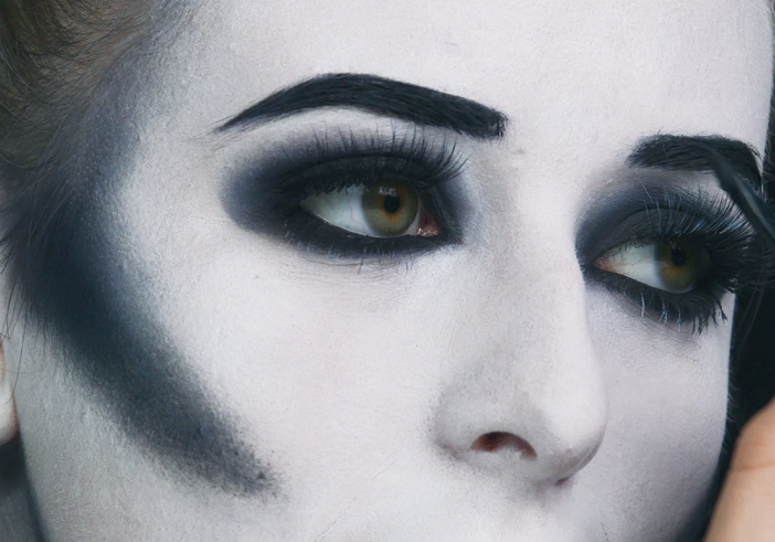 Scary Halloween Makeup 6
