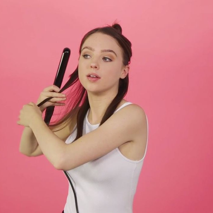 How to Get Volume Using Hair Straighteners